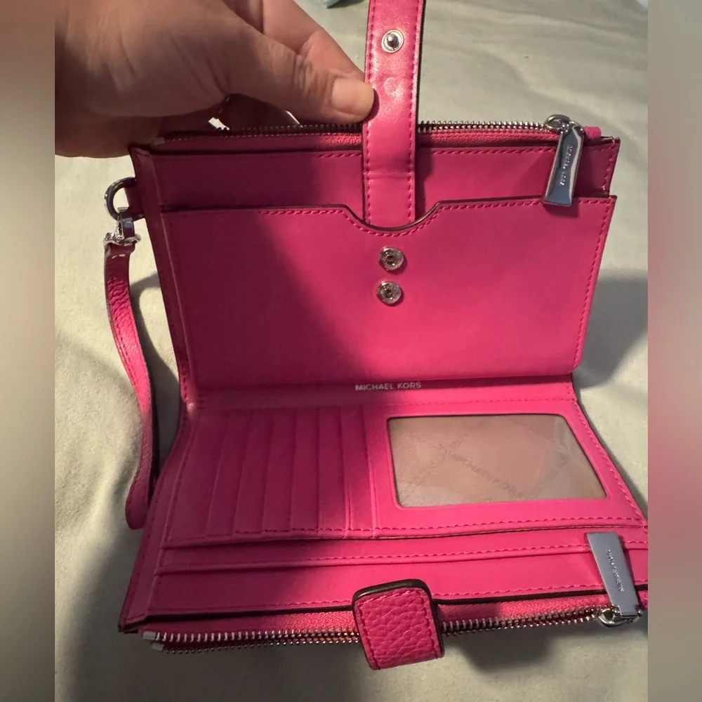 NWOT DEFECT Michael Kors Pink Wristlet